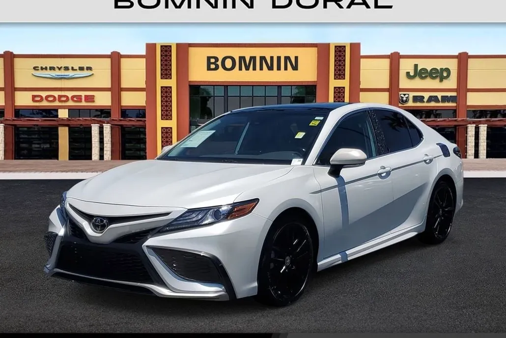 2022 Toyota Camry XSE photo 1