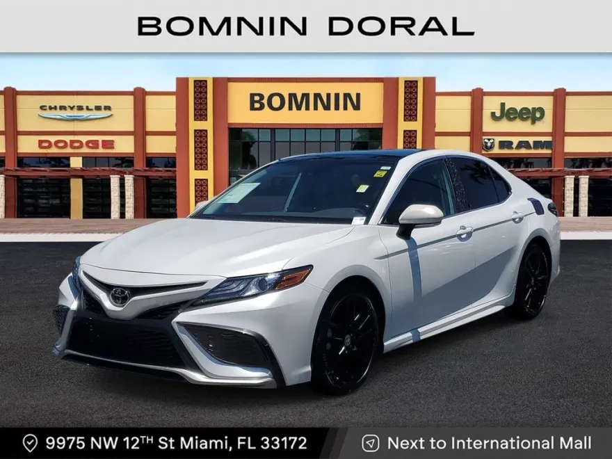 2022 Toyota Camry XSE photo 1
