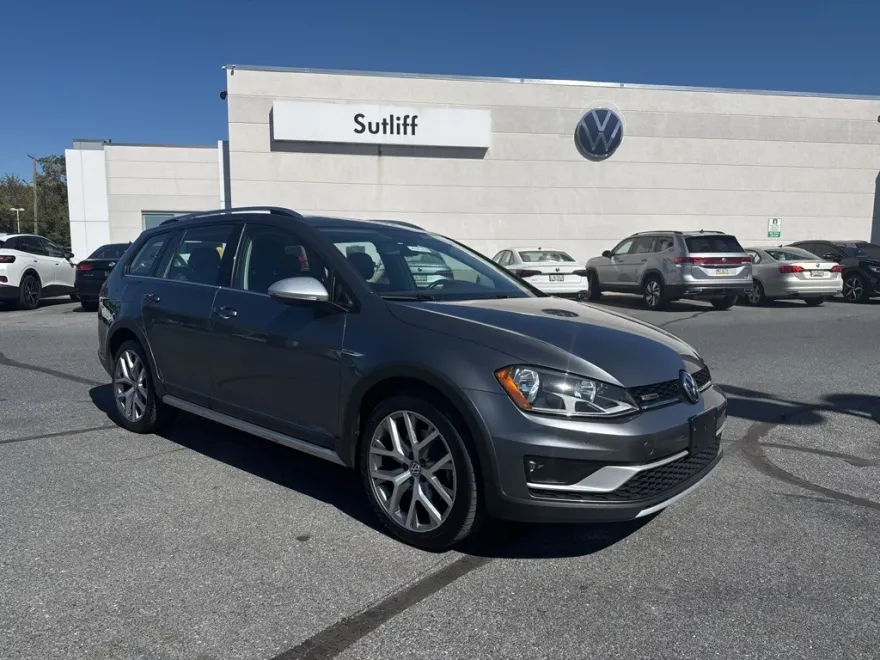 2017 Volkswagen Golf Alltrack TSI SEL 4Motion photo 1