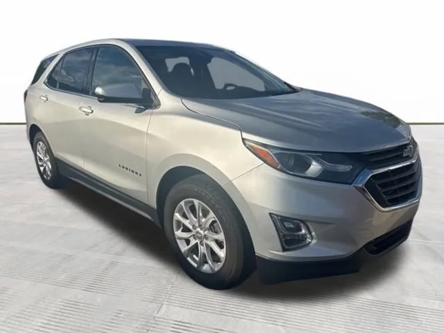 2019 Chevrolet Equinox LT photo 1