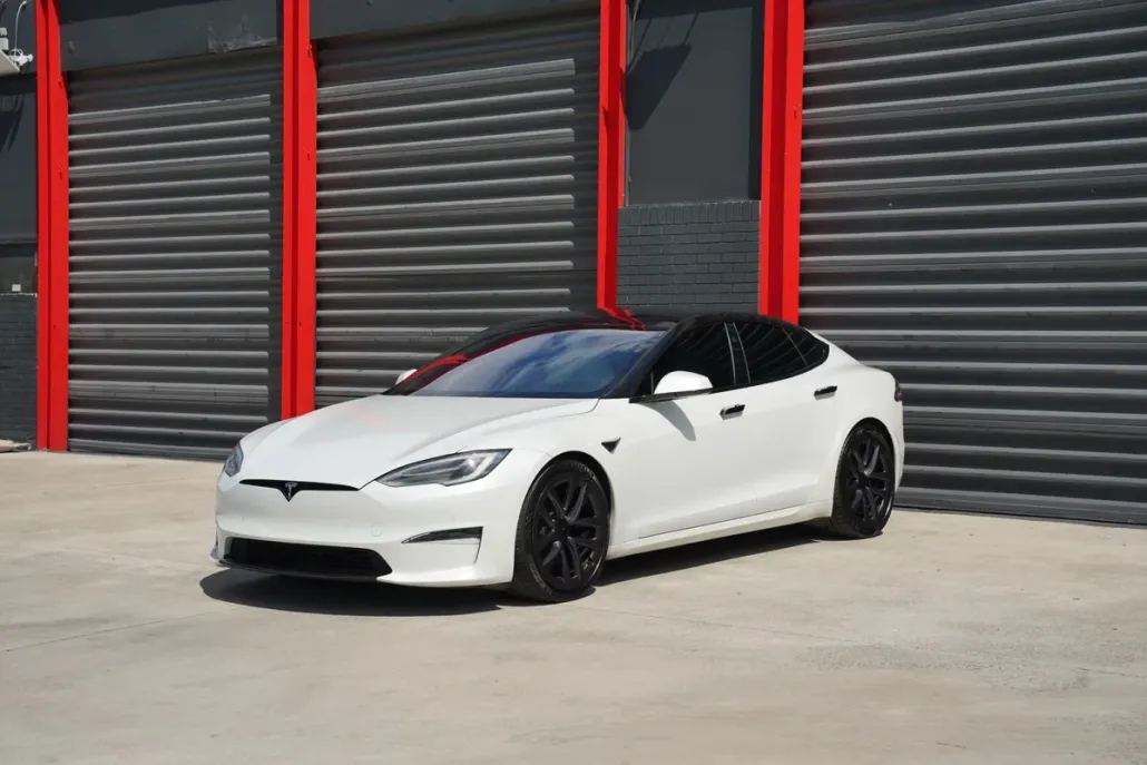 2022 Tesla Model S Plaid photo 1