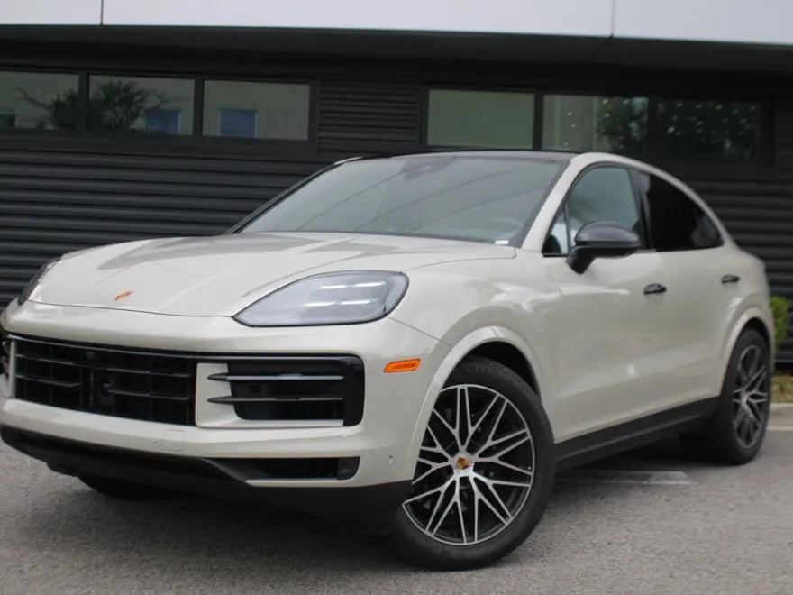 2025 Porsche Cayenne Coupe Base photo 1
