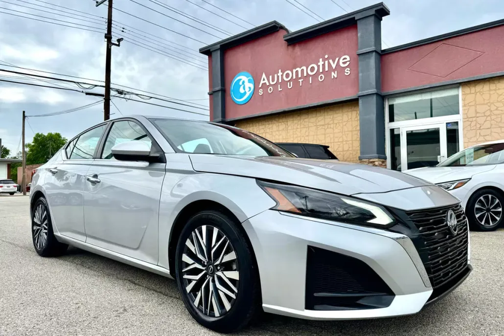 2023 Nissan Altima 2.5 SV photo 1