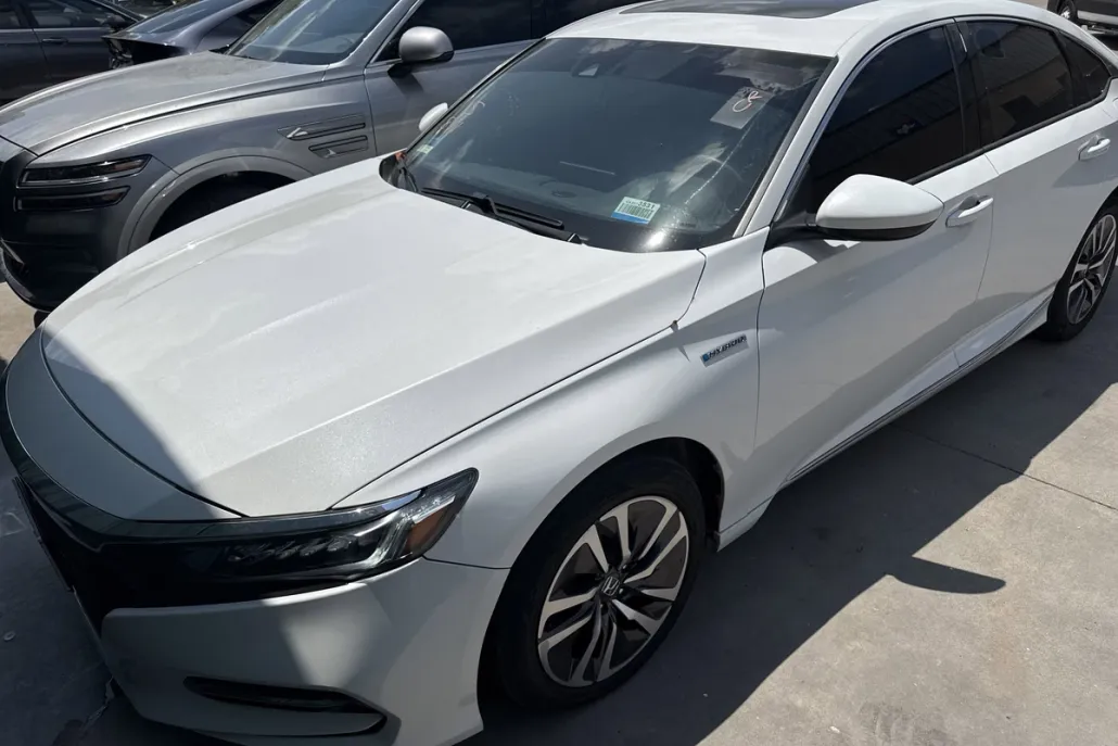 2019 Honda Accord Hybrid EX photo 1