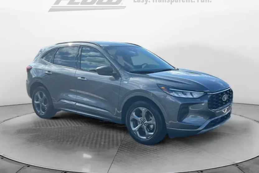2023 Ford Escape ST-Line photo 1