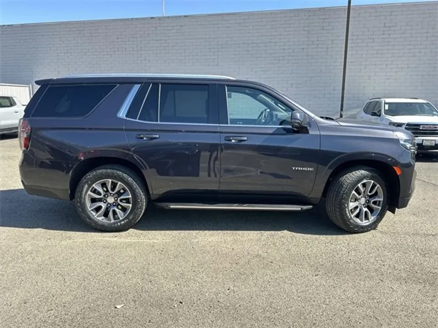 2022 Chevrolet Tahoe LT photo 1