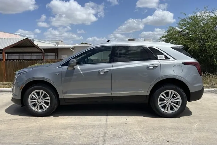 2025 Cadillac XT5 Luxury photo 1