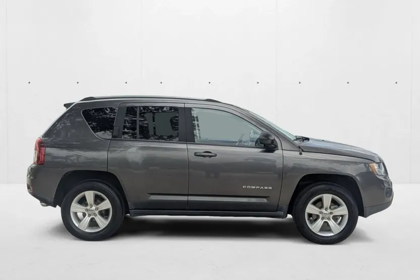 2016 Jeep Compass Sport photo 1