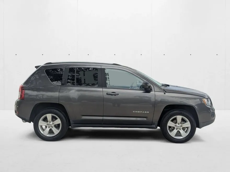 2016 Jeep Compass Sport photo 1