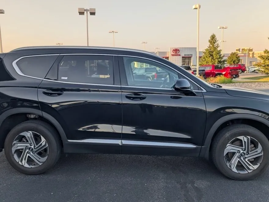 2022 Hyundai Santa Fe SEL photo 1