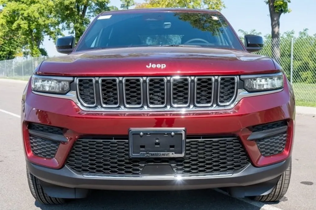 2025 Jeep Grand Cherokee Laredo X photo 1