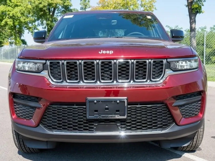 2025 Jeep Grand Cherokee Laredo X photo 1
