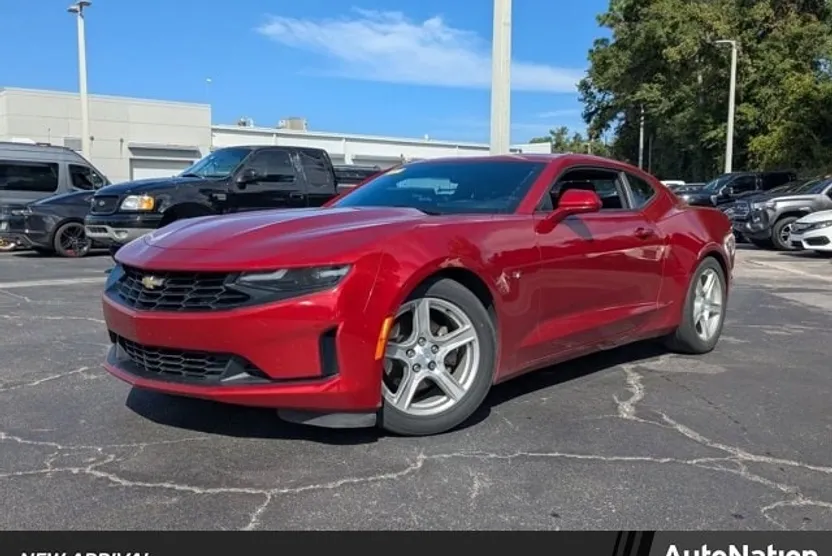 2019 Chevrolet Camaro 1LT photo 1