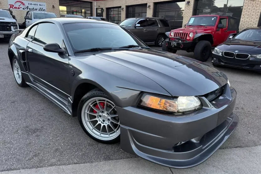 2004 Ford Mustang Premium photo 1