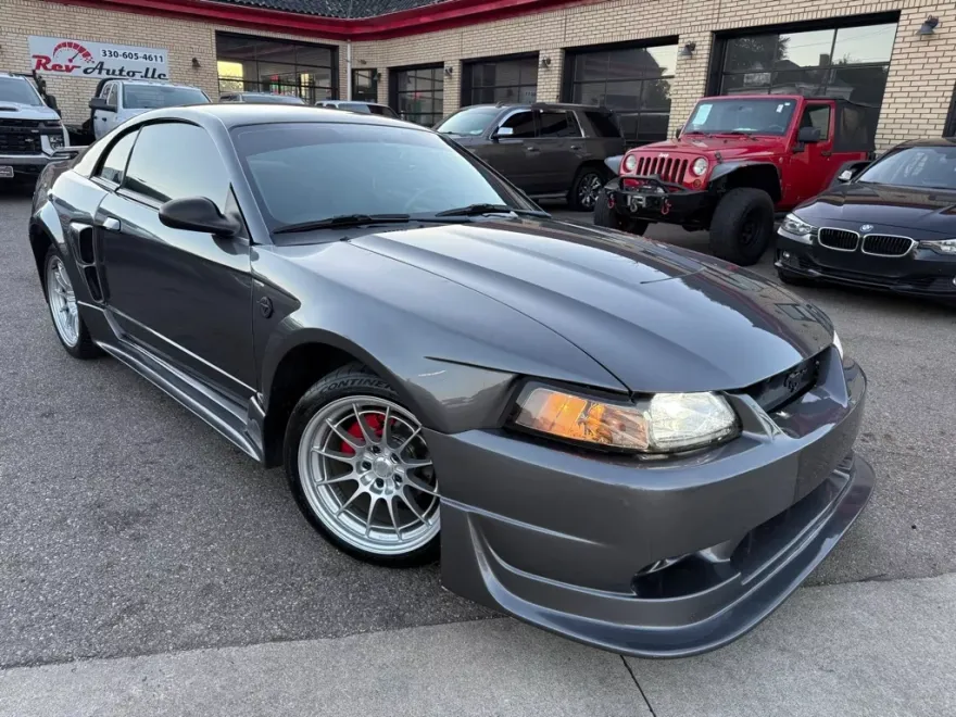 2004 Ford Mustang Premium photo 1