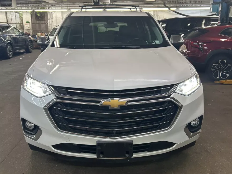 2021 Chevrolet Traverse Premier photo 1