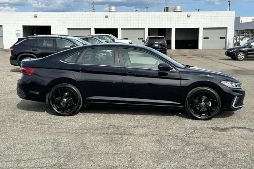 2025 Volkswagen Jetta SE photo 1