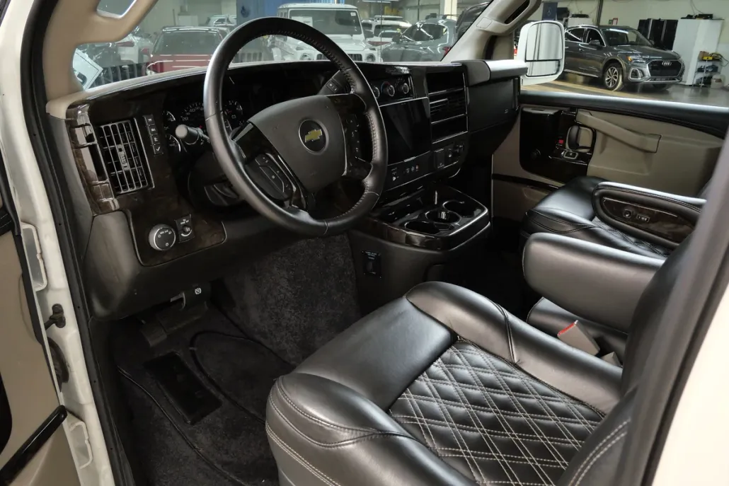 2023 Chevrolet Express Cargo Van photo 1