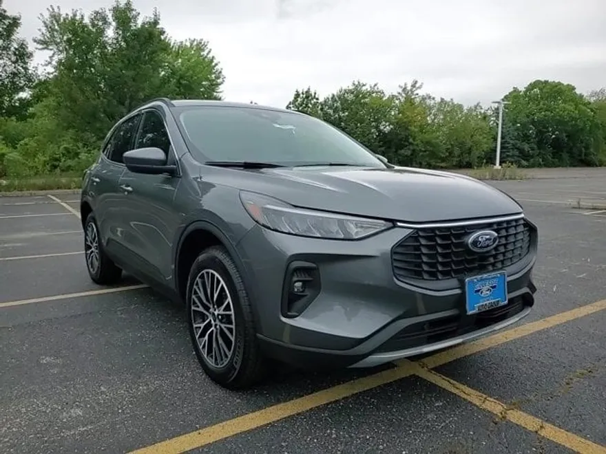 2024 Ford Escape photo 1
