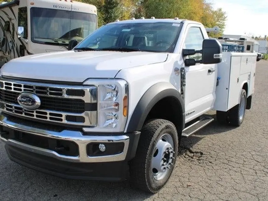 2024 Ford F-550 XL photo 1