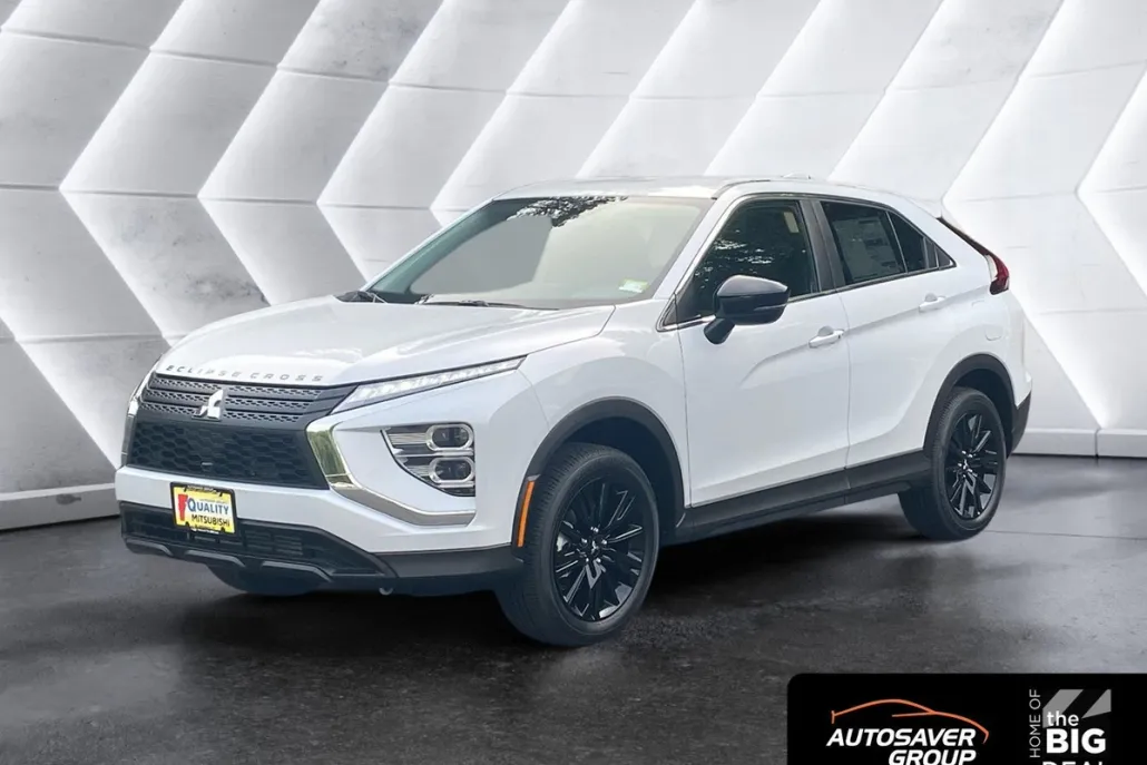 2025 Mitsubishi Eclipse Cross LE photo 1