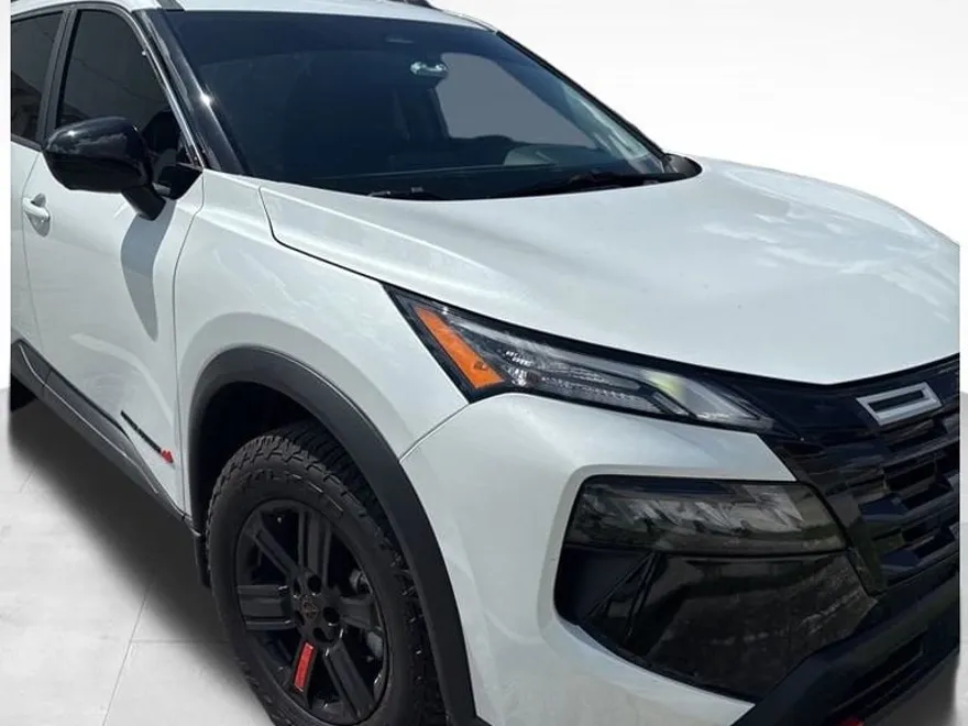 2025 Nissan Rogue SV photo 1