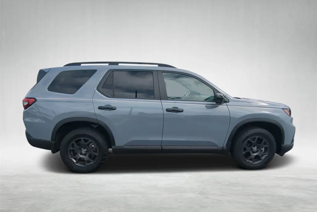 2024 Honda Pilot TrailSport photo 1