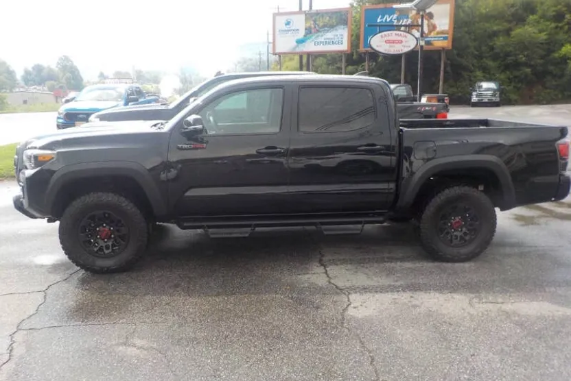 2019 Toyota Tacoma TRD Pro photo 1