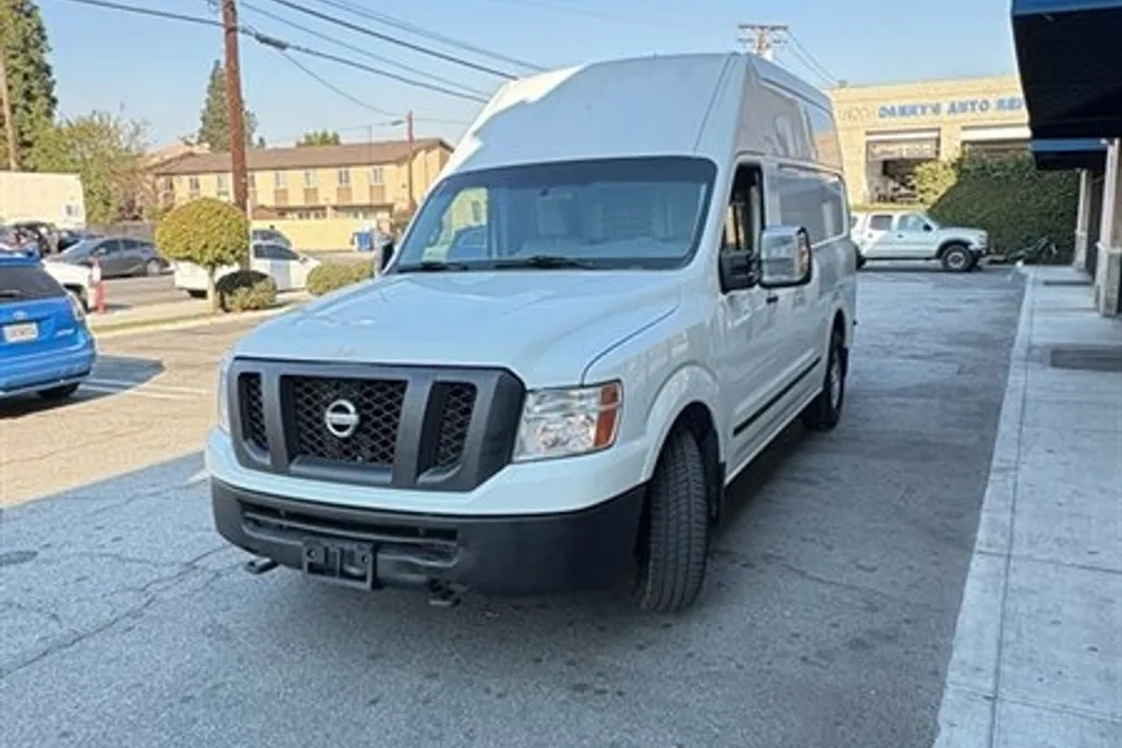 2014 Nissan NV3500 HD SV photo 1