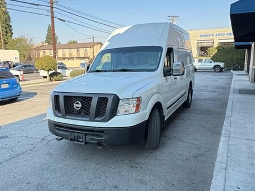 2014 Nissan NV3500 HD SV photo 1