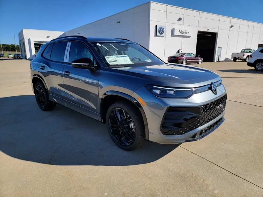 2025 Volkswagen Tiguan SE R-Line Black photo 1
