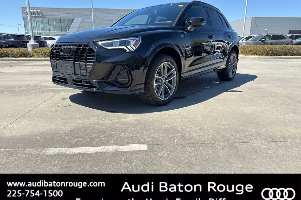 2025 Audi Q3 45 TFSI S line Premium photo 1