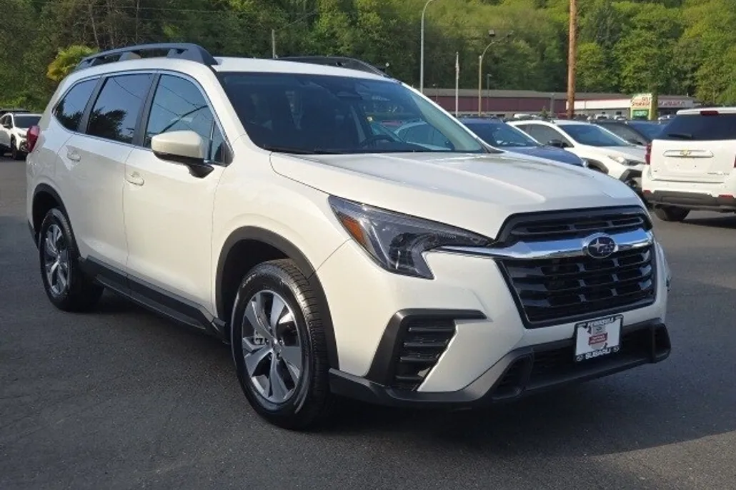 2024 Subaru Ascent Premium photo 1