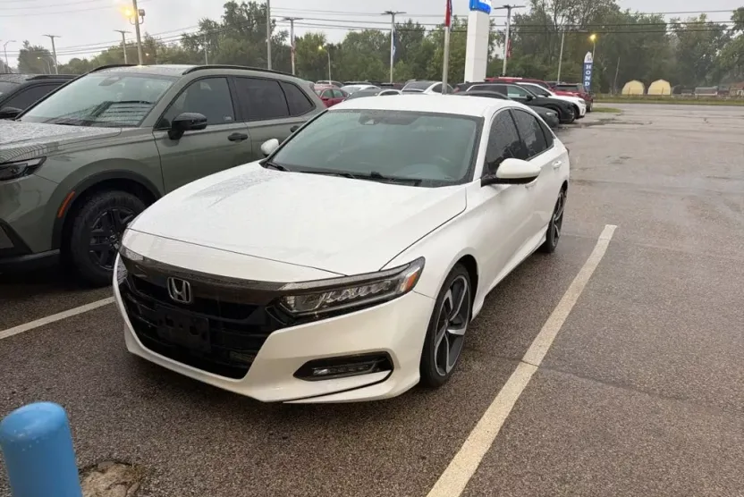 2020 Honda Accord Sport photo 1