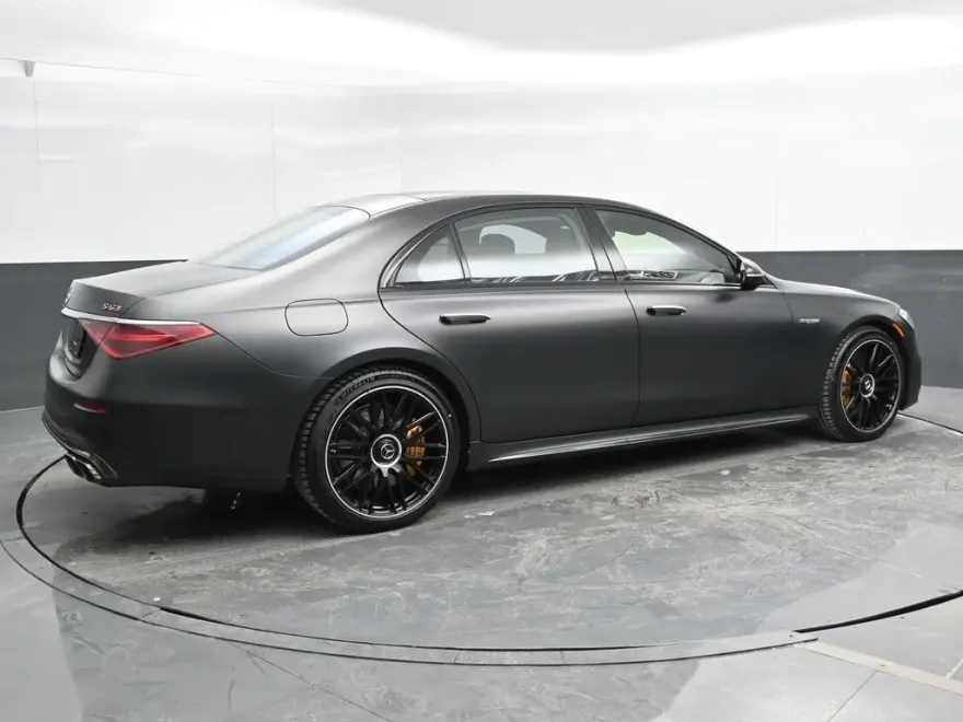 2025 Mercedes Benz S 63 e AMG 4MATIC photo 1