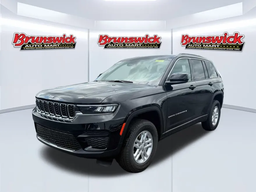 2025 Jeep Grand Cherokee Laredo photo 1
