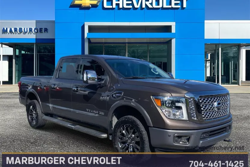 2019 Nissan Titan Platinum Reserve photo 1