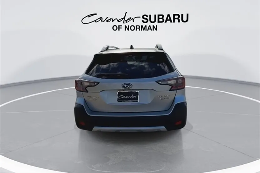 2023 Subaru Outback Touring photo 1