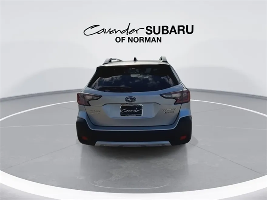 2023 Subaru Outback Touring photo 1