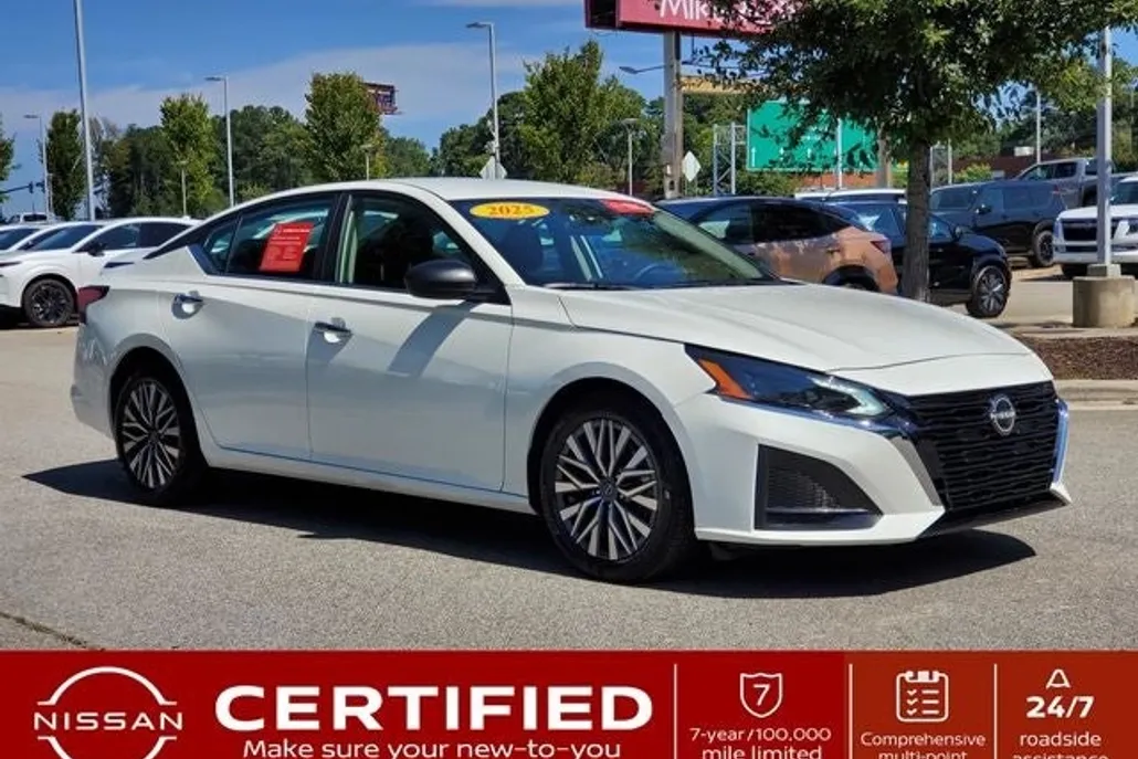 2025 Nissan Altima 2.5 SV photo 1