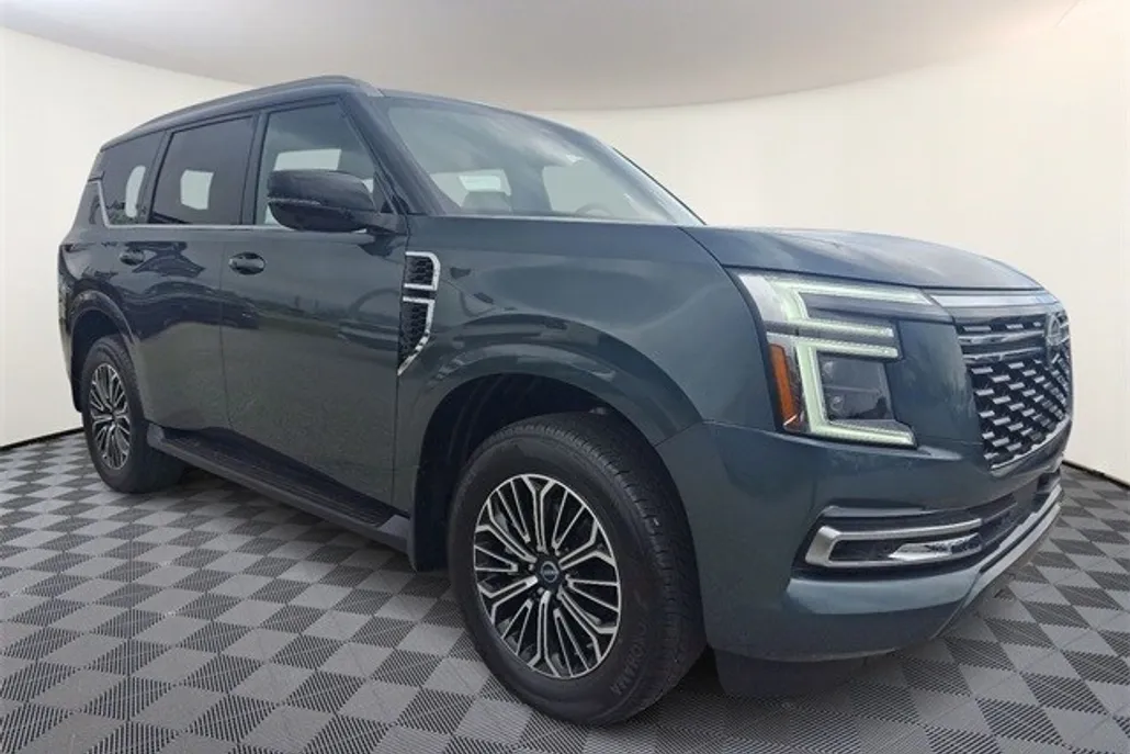 2025 Nissan Armada SL photo 1