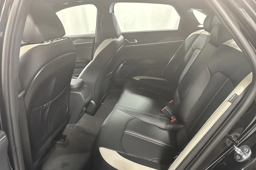 2026 Kia K5 GT-Line photo 1