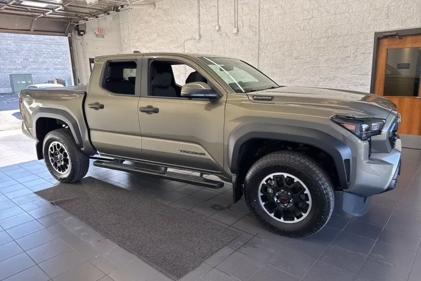 2025 Toyota Tacoma TRD photo 1