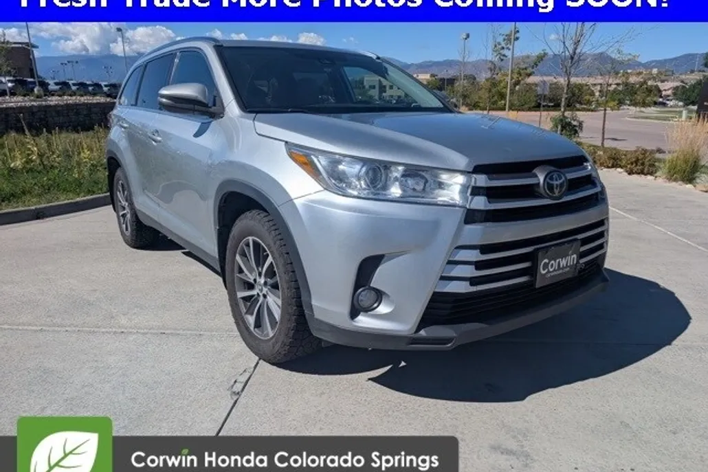 2019 Toyota Highlander XLE photo 1