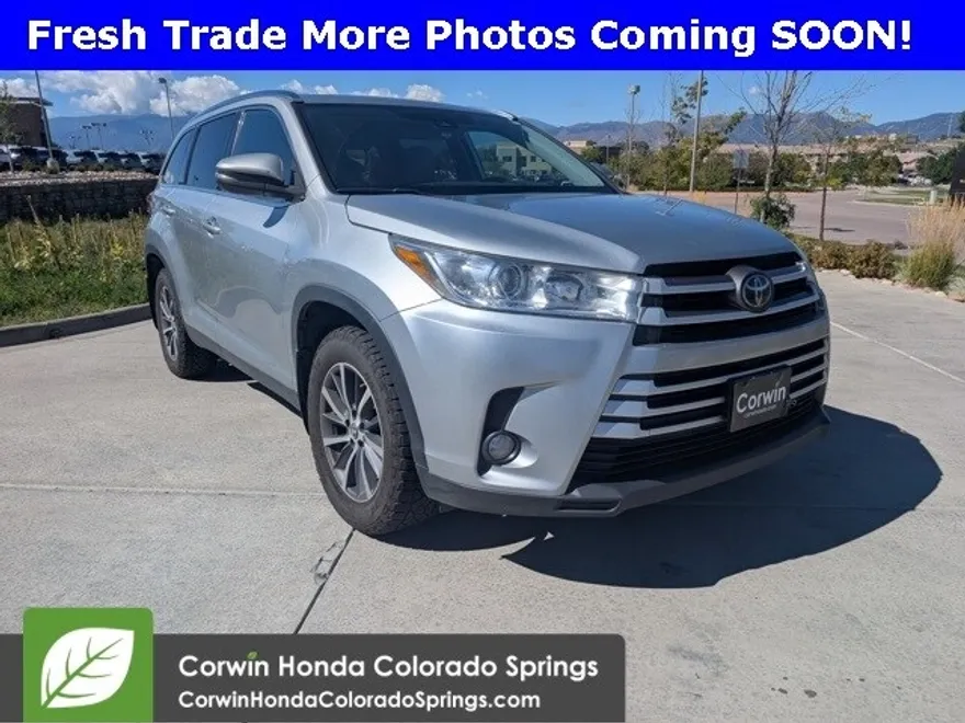 2019 Toyota Highlander XLE photo 1