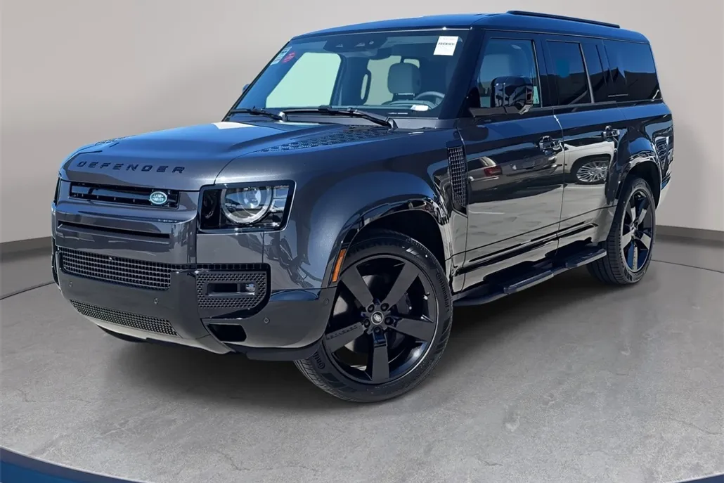 2025 Land Rover Defender 130 X-Dynamic SE photo 1