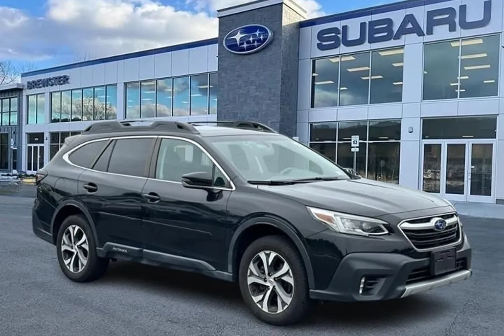 2022 Subaru Outback Limited photo 1