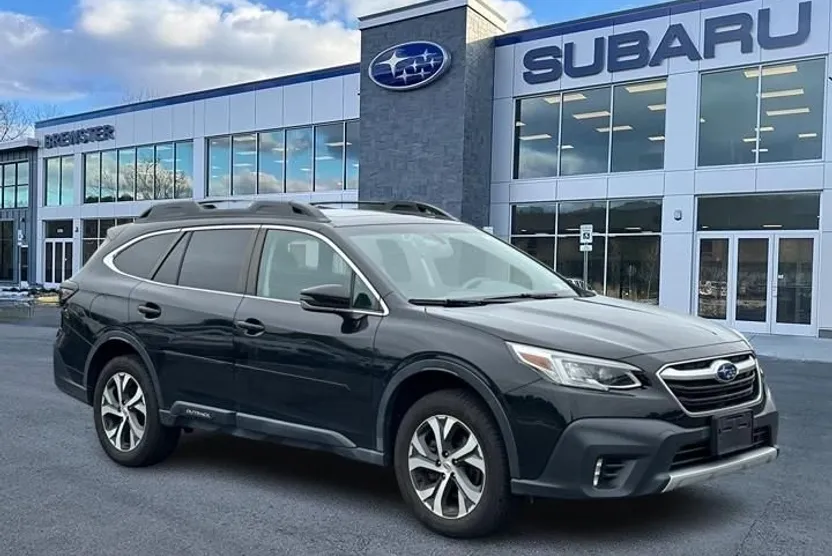2022 Subaru Outback Limited photo 1