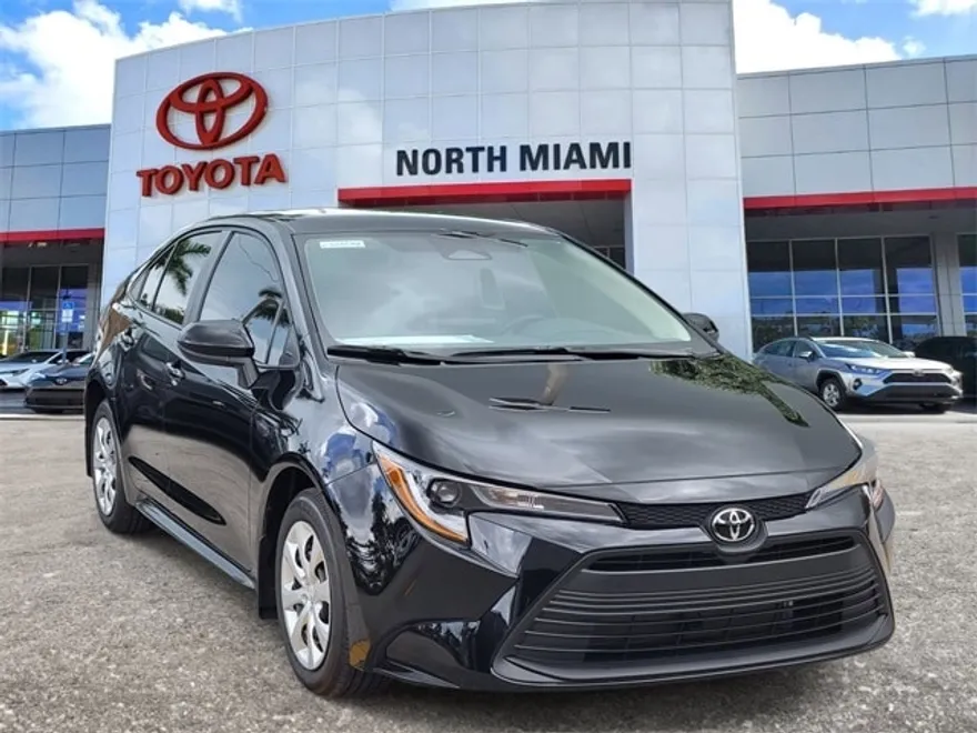 2025 Toyota Corolla LE photo 1