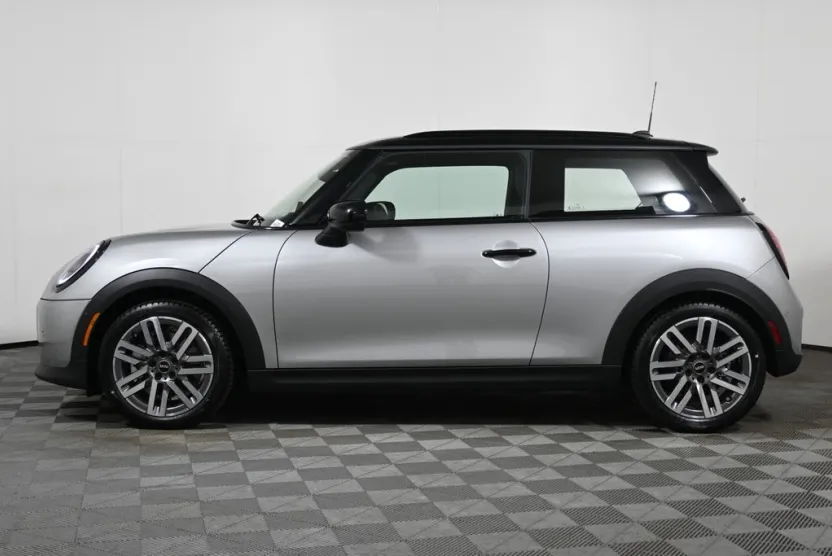 2026 Mini Cooper 2 Door Hardtop Signature photo 1